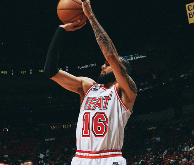 关于郑钦文赛后谦逊发言登热搜，休斯顿火箭绝杀巴黎圣日耳曼引发热议的信息